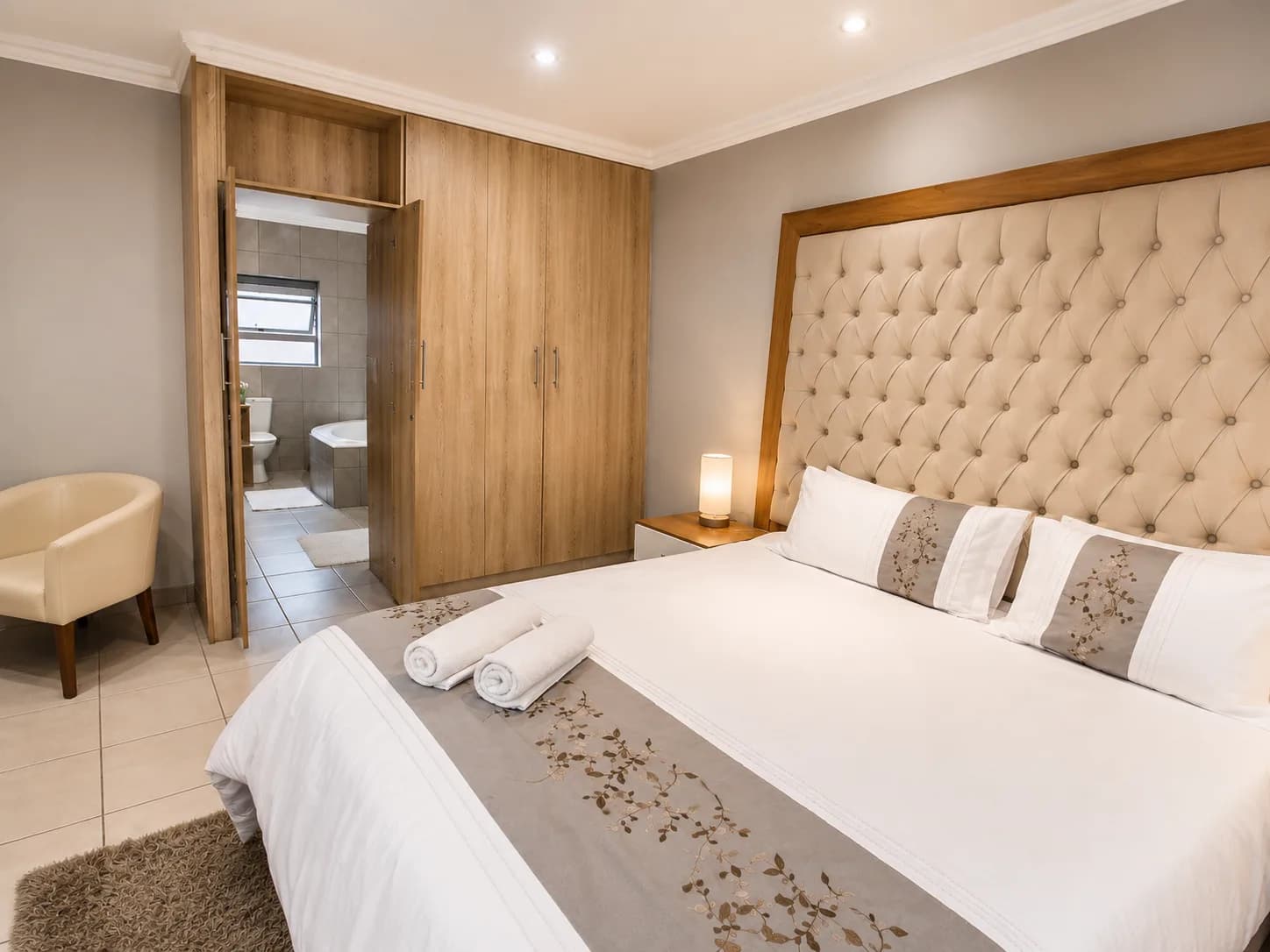 Luxury Self-Catering Unit view 3
